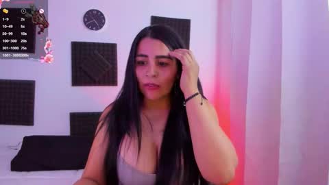 Snapshot of hannarusso chatting on October 21, 9:40 pm Hanna online show from October 21, 9:40 pm