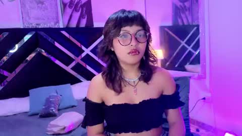 hannita_01 online show from July 9, 12:09 pm