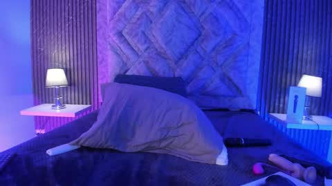 hannyk_ online show from January 19, 1:32 pm