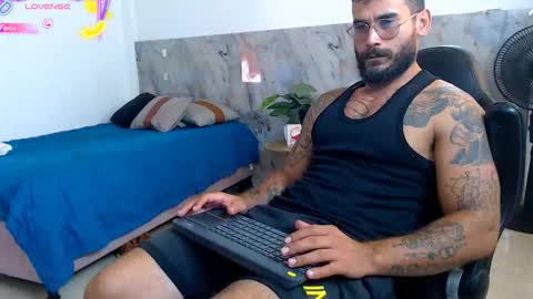 hanz_col online show from November 10, 5:59 pm