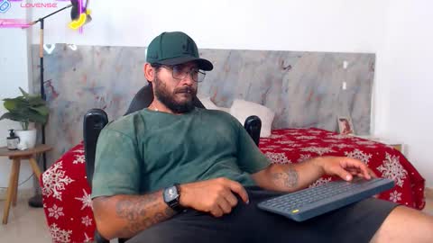 hanz_col online show from February 7, 11:08 pm