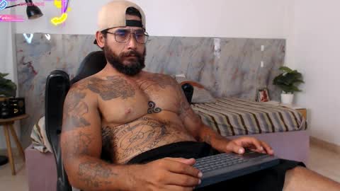 hanz_col online show from April 2, 3:52 pm