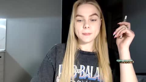 happy_fox_ online show from December 27, 9:43 pm