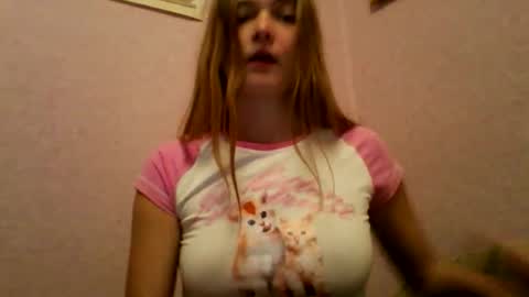 happyemily  online show from December 21, 4:57 pm