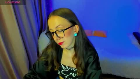 Stephanie online show from February 7, 9:40 pm