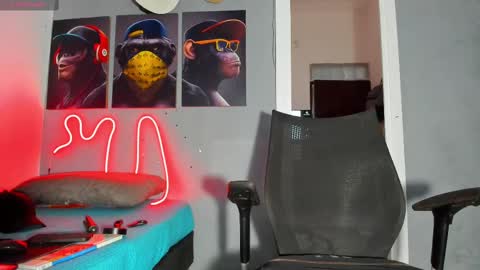 hardboy_latin online show from September 18, 2:48 am