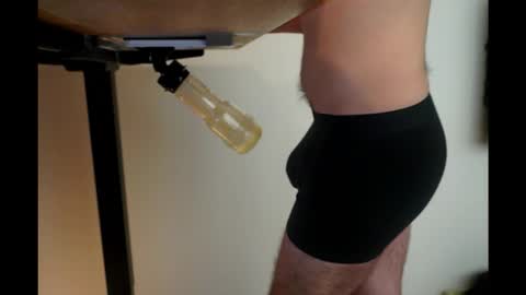 hardstandingdesk online show from December 15, 10:11 am