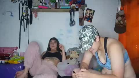    online show from February 4, 10:55 pm