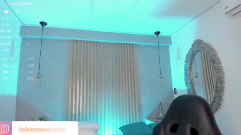 Snapshot of harmonybabe_ chatting on February 23, 11:04 pm Harmony online show from February 23, 11:04 pm