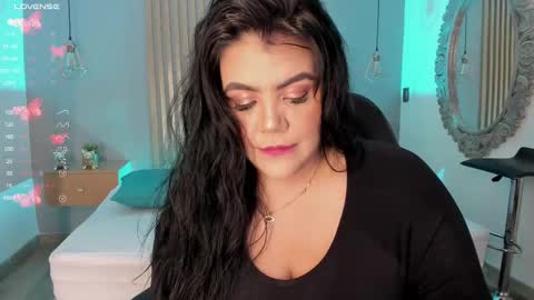 Snapshot of harmonybabe_ chatting on February 25, 8:11 pm Harmony online show from February 25, 8:11 pm