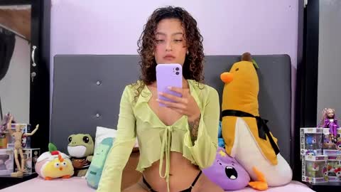 Snapshot of harmonyy_hill chatting on March 8, 10:45 pm Harmony Hill online show from March 8, 10:45 pm