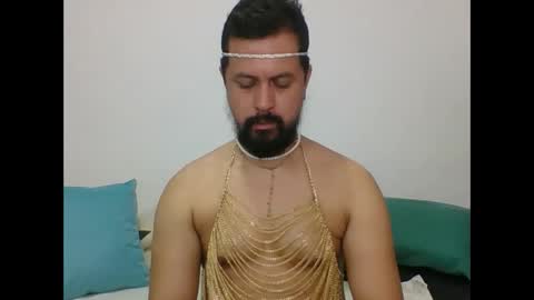 Snapshot of harry_goldenmillerx10fun chatting on February 6, 3:41 pm Harry online show from February 6, 3:41 pm