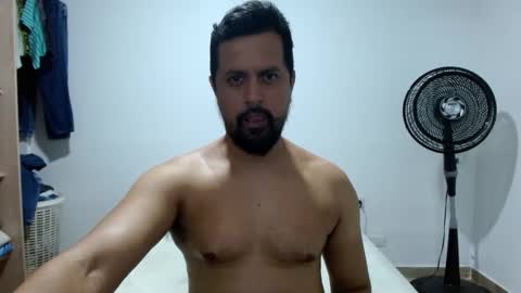 Snapshot of harry_goldenmillerx10fun chatting on December 7, 5:32 am Harry online show from December 7, 5:32 am