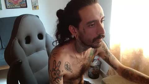 OMAR online show from February 15, 4:17 pm