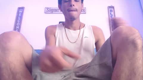 Snapshot of harrythomson1 chatting on March 1, 3:10 am harry thomson online show from March 1, 3:10 am