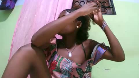 hasleyinah online show from January 12, 3:30 pm