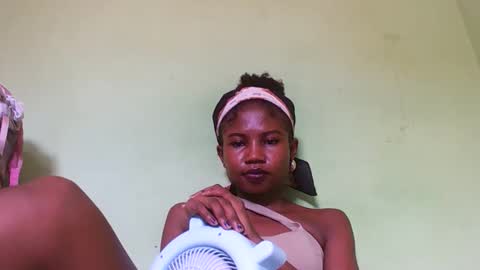 hasleyinah online show from March 19, 1:38 pm