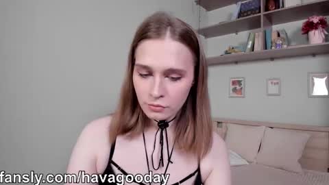 Mia online show from March 1, 9:02 am