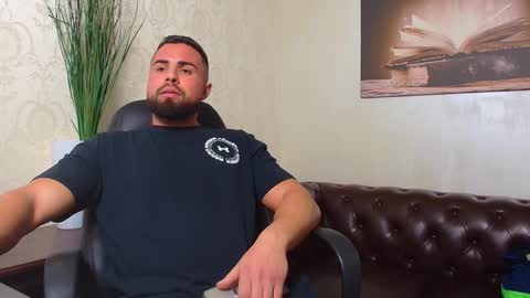 HayesWood online show from November 29, 8:00 am