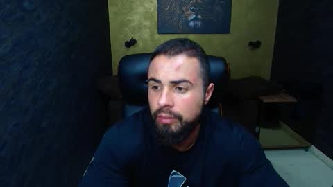 HayesWood online show from November 3, 5:30 am