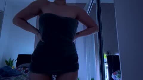 Hayle online show from January 11, 4:57 pm