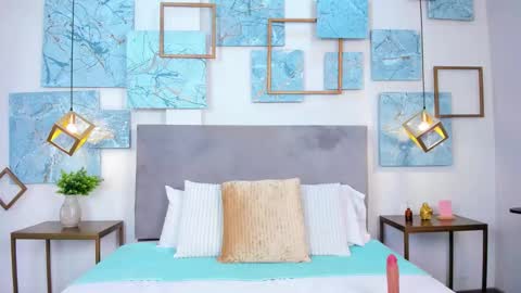 Hayli  online show from March 3, 7:10 pm