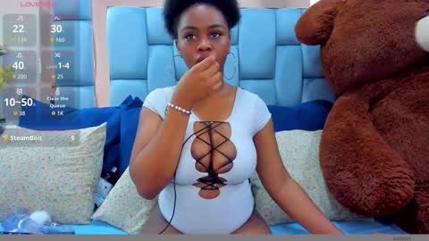 hazel_lanee online show from November 26, 5:48 am