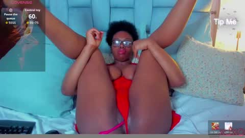 hazel_lanee online show from May 10, 8:43 am