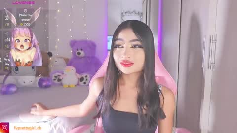 Snapshot of hazelbabee_ chatting on October 21, 7:02 am Lynn online show from October 21, 7:02 am