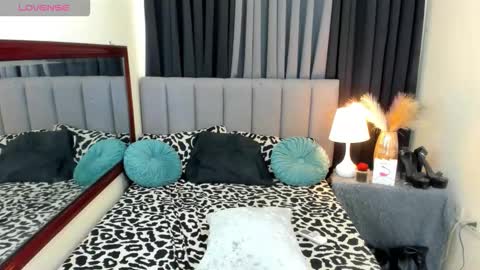 HAZEL MADONNA online show from October 2, 1:32 pm