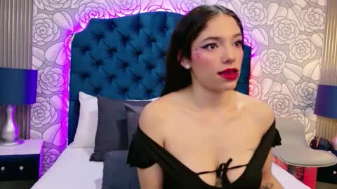 HazelMoret online show from February 14, 4:04 am