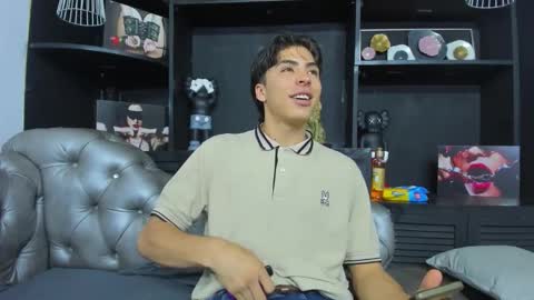 heellboy_ online show from November 9, 1:31 am