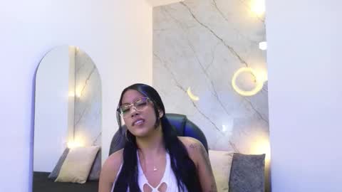 Heilyn  online show from February 13, 4:05 am