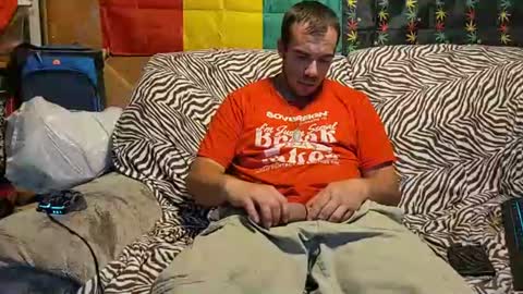xxScubaStevexx online show from June 10, 12:26 pm