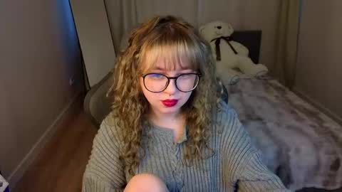 Helen Carson online show from April 15, 1:53 am