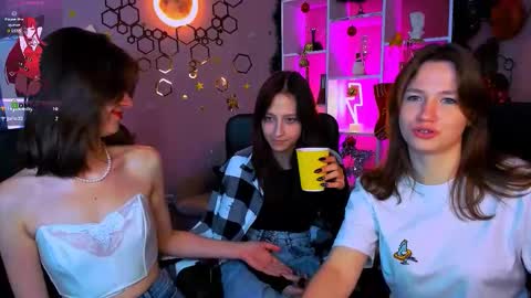 helen_shineee online show from January 6, 8:57 pm