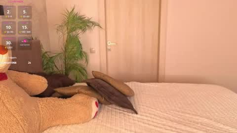 Helen online show from April 12, 3:38 pm