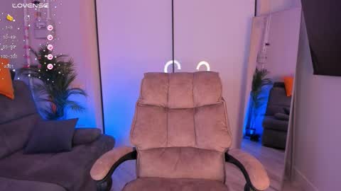 Helen online show from February 13, 3:26 pm