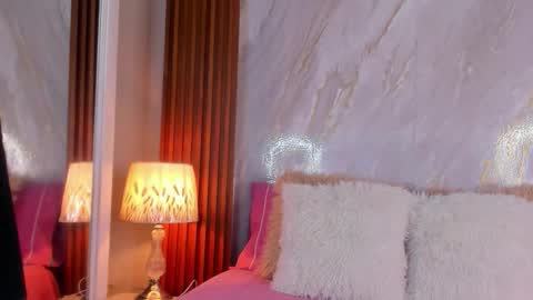 Helena Santos  online show from March 19, 10:43 am