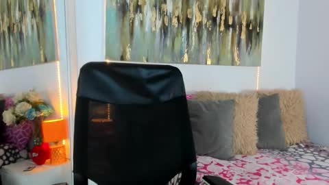 Snapshot of helena_santos01 chatting on October 22, 11:23 am Helena Santos online show from October 22, 11:23 am