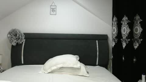 Snapshot of helenhelly chatting on January 9, 7:31 am helenhelly online show from January 9, 7:31 am