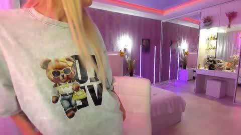 Snapshot of helensunshine chatting on September 23, 4:06 am Helen online show from September 23, 4:06 am