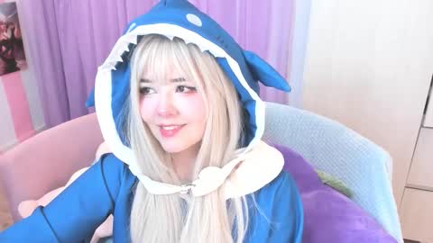 Laura online show from October 24, 4:13 am