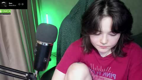 Red online show from February 21, 8:45 pm