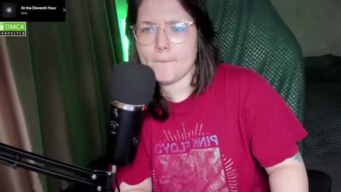 Red online show from July 11, 8:23 pm