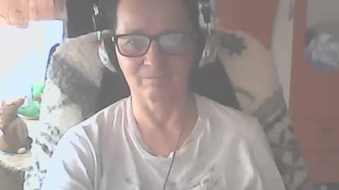 hellenmarie online show from February 1, 11:18 am