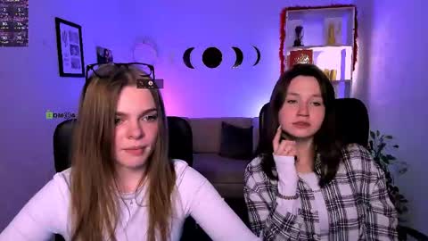 Helli online show from April 15, 7:38 pm