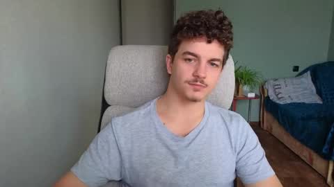 Snapshot of hellish_sugar chatting on October 21, 7:24 am Remy online show from October 21, 7:24 am