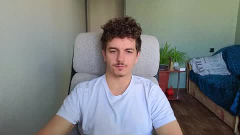 Snapshot of hellish_sugar chatting on October 24, 8:37 am Remy online show from October 24, 8:37 am