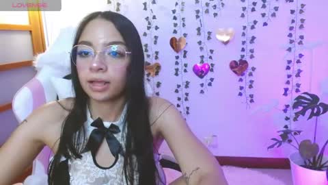 hellokitty_valery1 online show from May 23, 2:18 am
